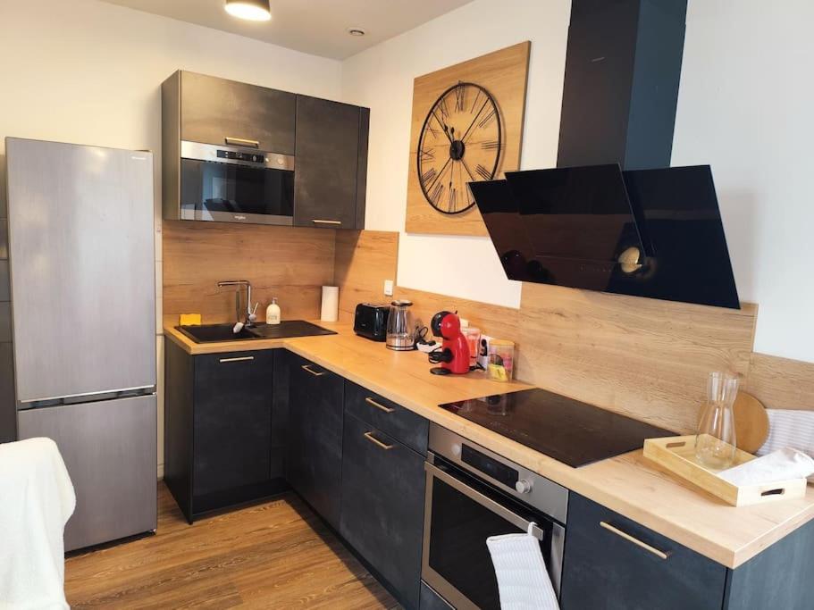 Appartement Duplex - Proche Gare & Centre à Compiègne Extérieur photo