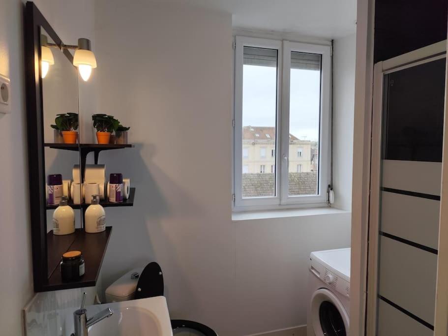Appartement Duplex - Proche Gare & Centre à Compiègne Extérieur photo
